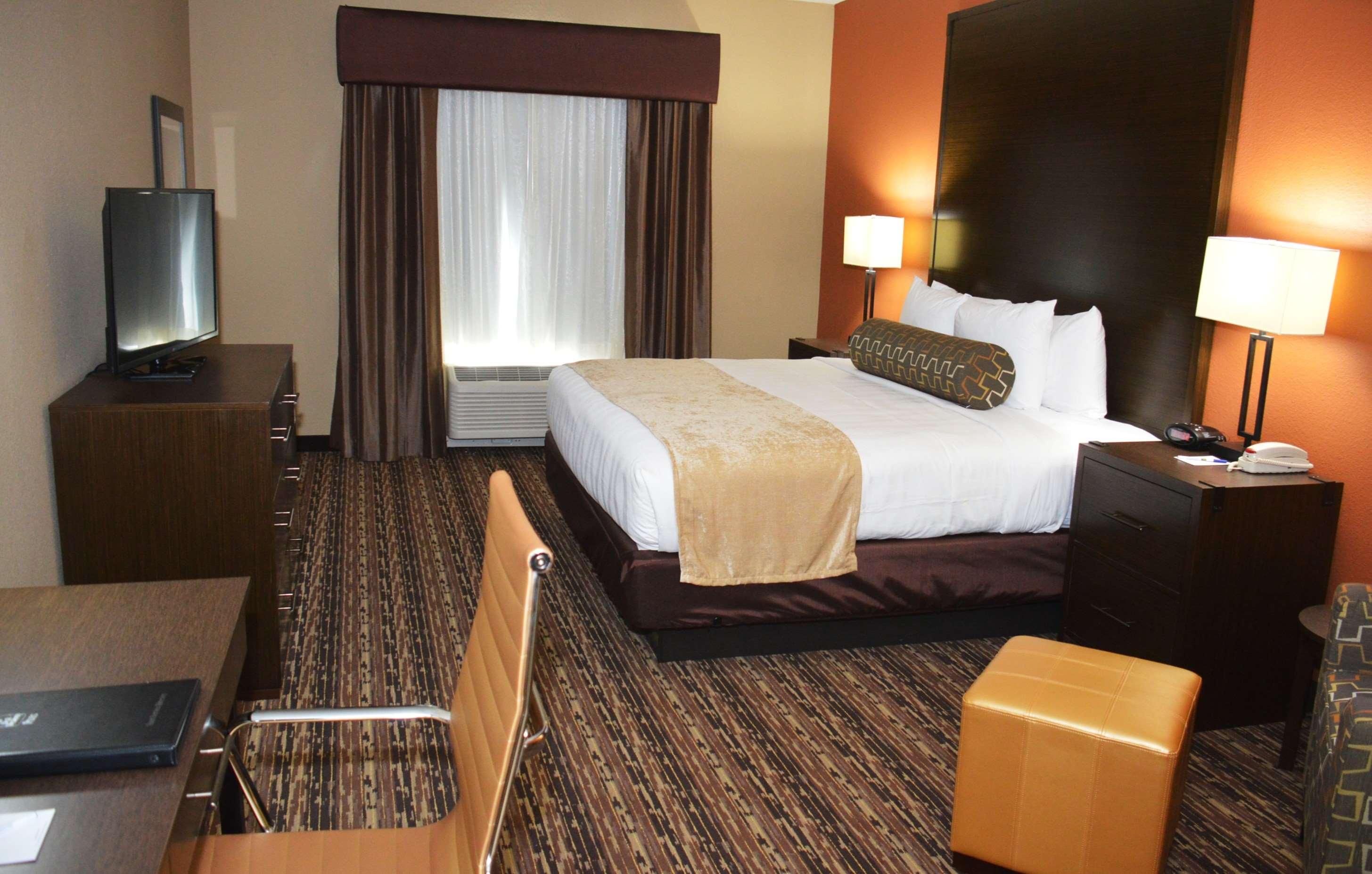 Best Western Plus Elmendorf Hotel San Antonio Hotel Екстериор снимка
