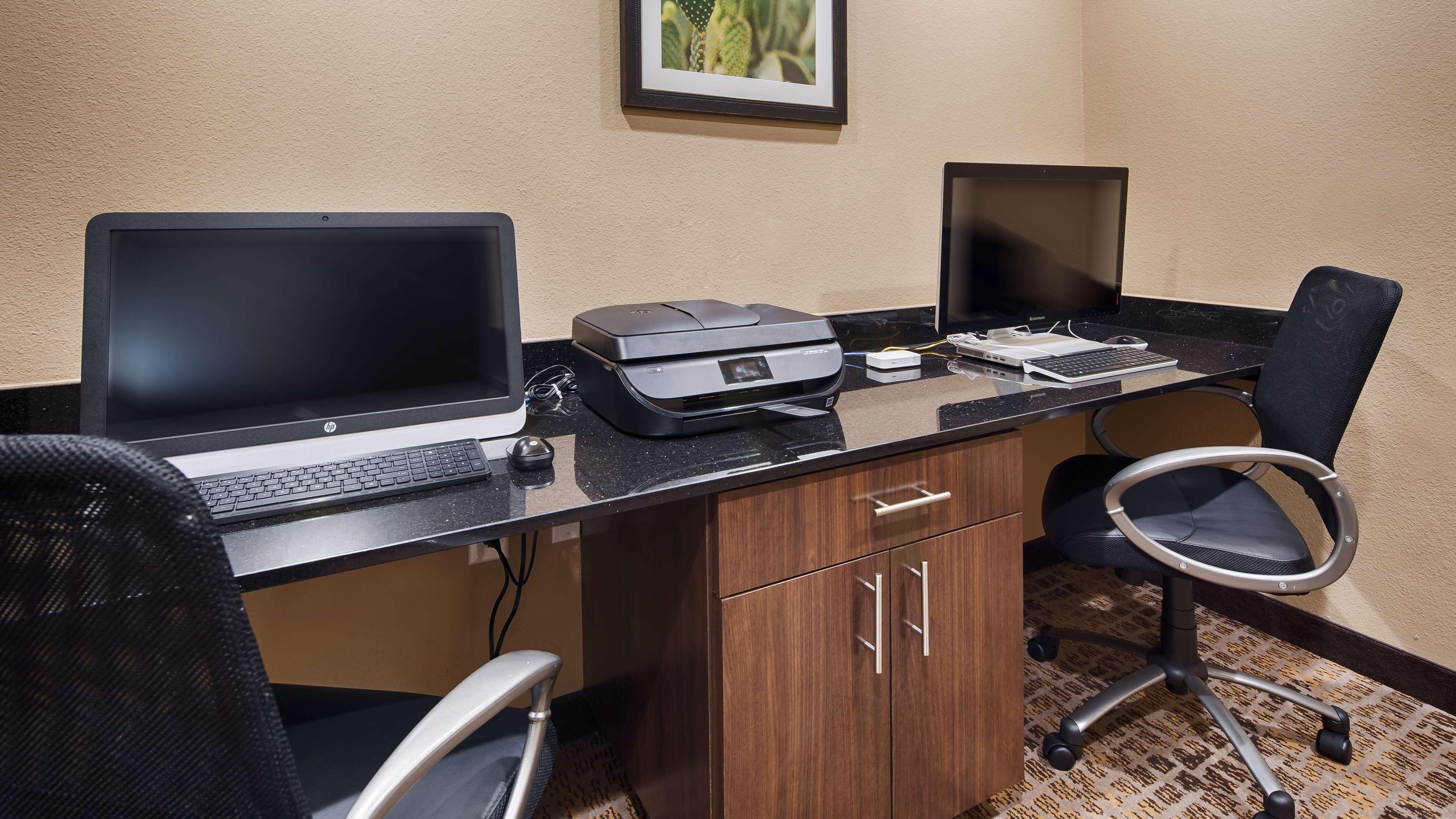 Best Western Plus Elmendorf Hotel San Antonio Hotel Екстериор снимка