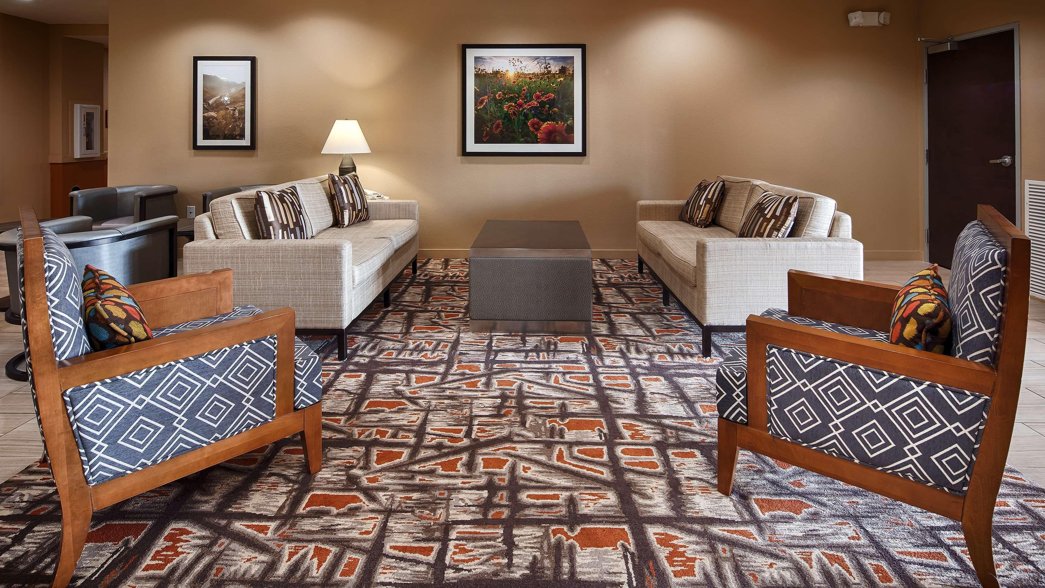 Best Western Plus Elmendorf Hotel San Antonio Hotel Екстериор снимка