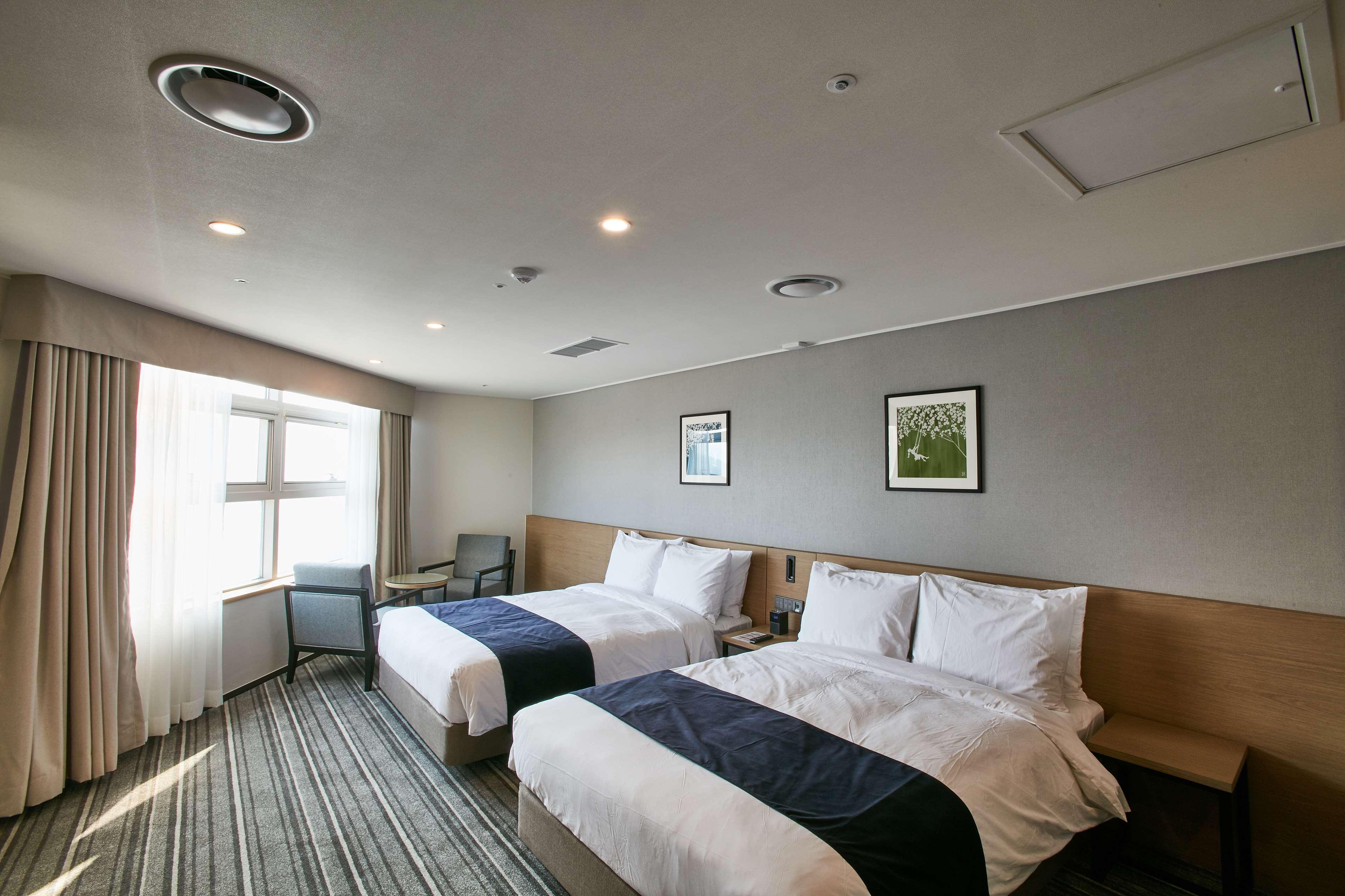 Best Western Plus Elmendorf Hotel San Antonio Hotel Екстериор снимка