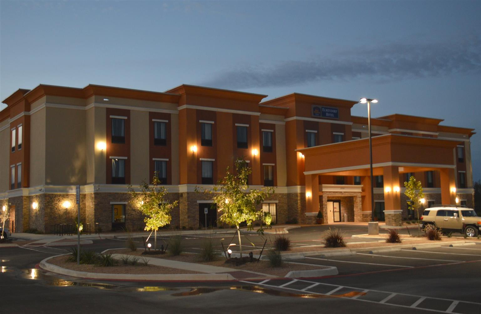 Best Western Plus Elmendorf Hotel San Antonio Hotel Екстериор снимка