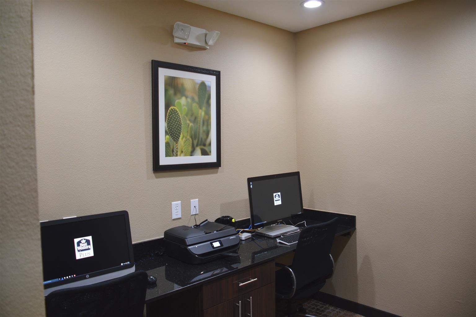 Best Western Plus Elmendorf Hotel San Antonio Hotel Екстериор снимка
